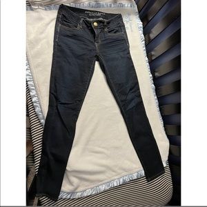 A&E dark washed no distressed jegging size 4